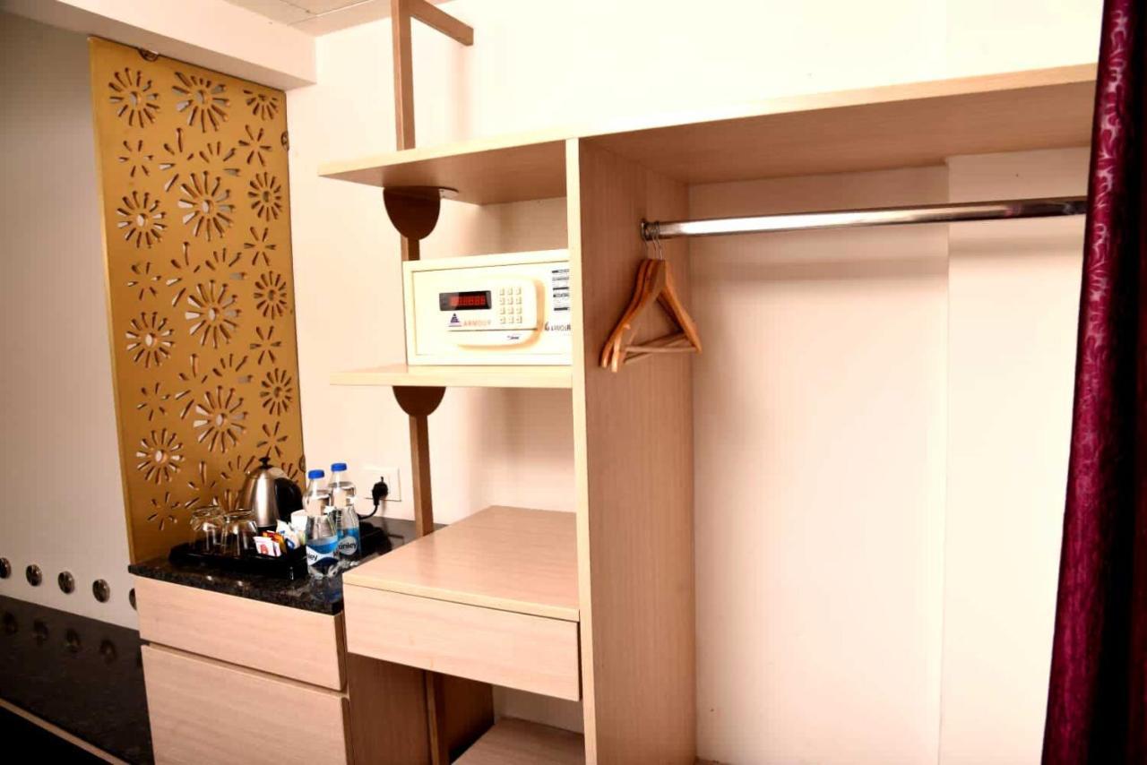 מדוראי Hotel Sabareesh Park מראה חיצוני תמונה